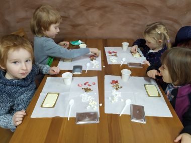 projektový den:"Výroba čokolády", exkurze Čokoládovny v Šestajovicích