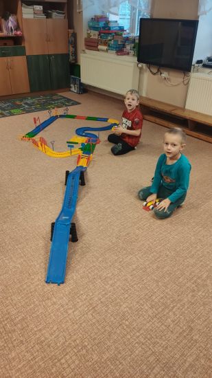 d601f7ef-b23f-4445-b64e-8b4d0fad43fd.jpg