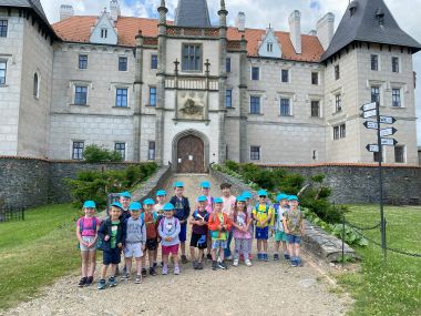 Školní výlet na zámek Žleby a obora Žleby