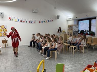 Pasování prvňáčků na čtenáře v MK Nymburk